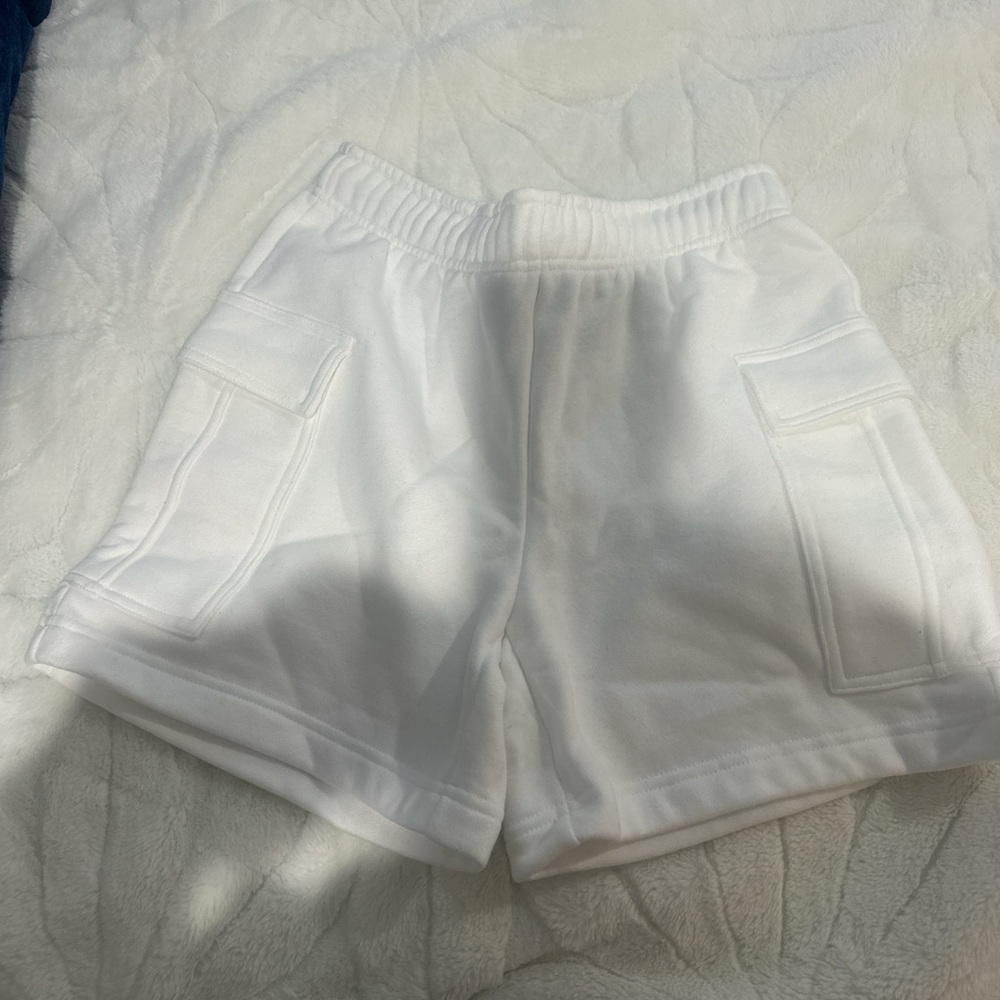 Aritzia cargo shorts